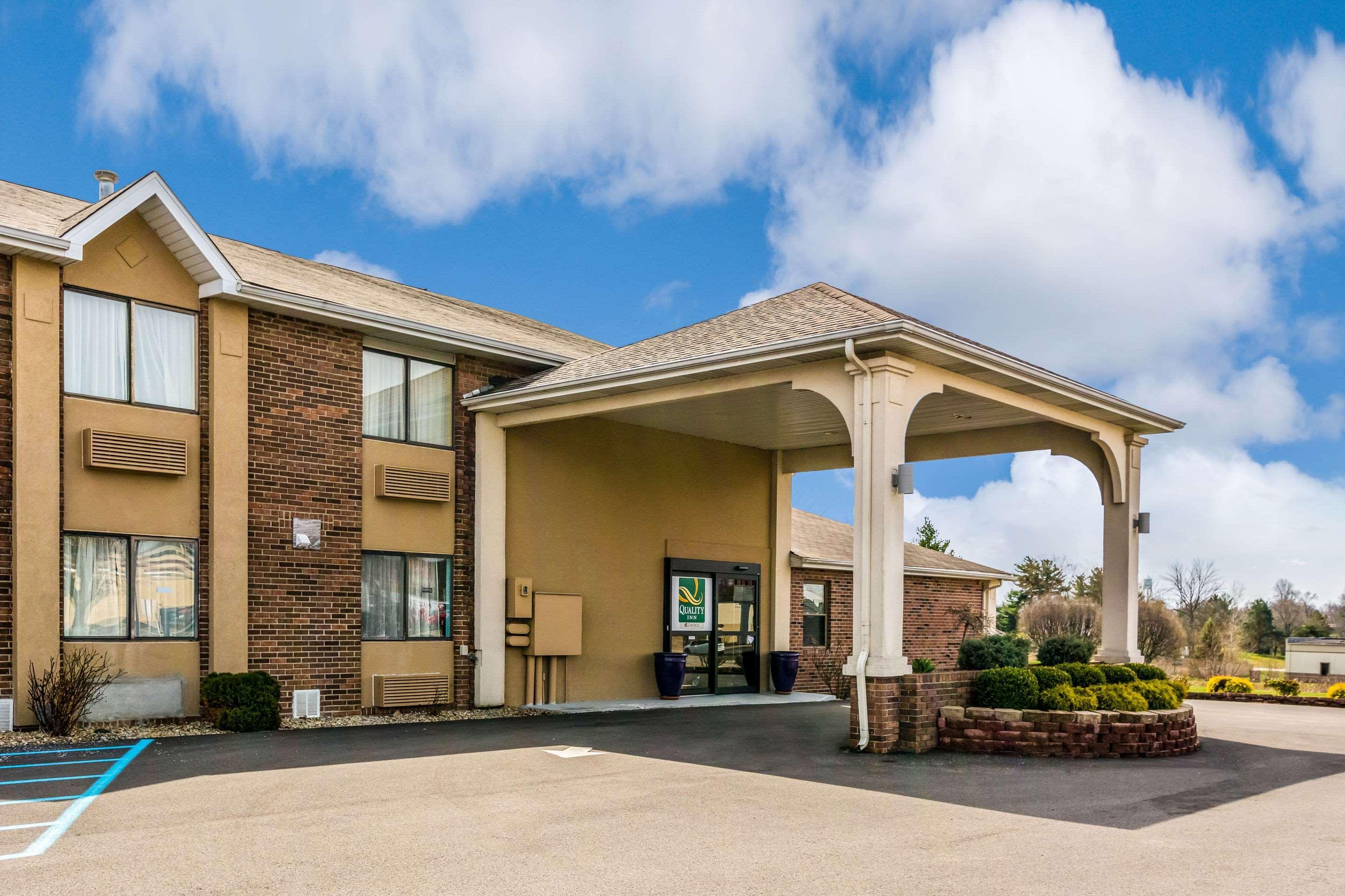 Quality Inn I-74 Batesville Exterior photo