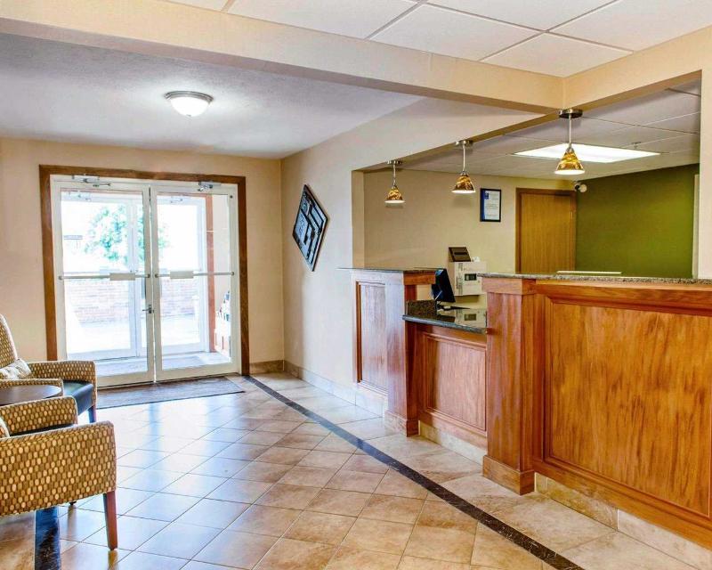 Quality Inn I-74 Batesville Exterior photo