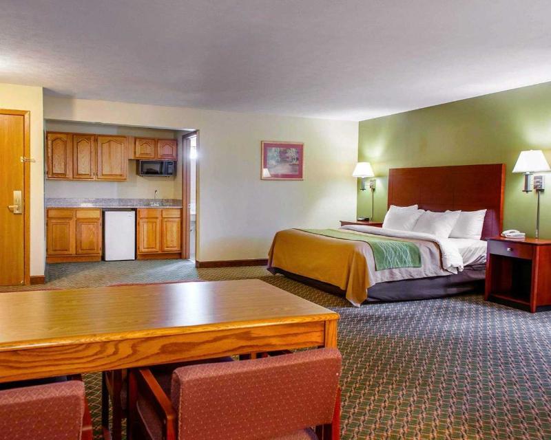 Quality Inn I-74 Batesville Exterior photo