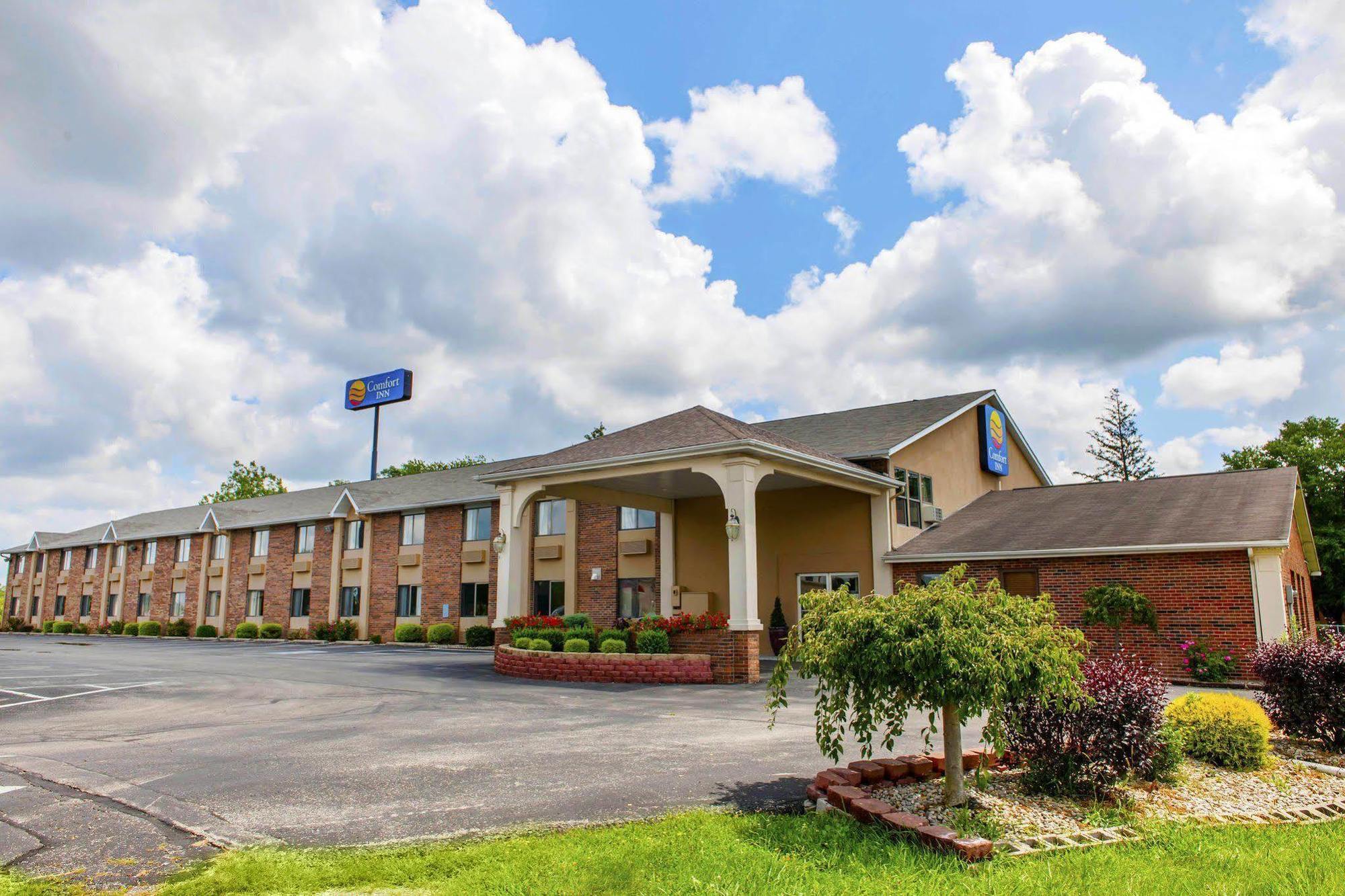 Quality Inn I-74 Batesville Exterior photo