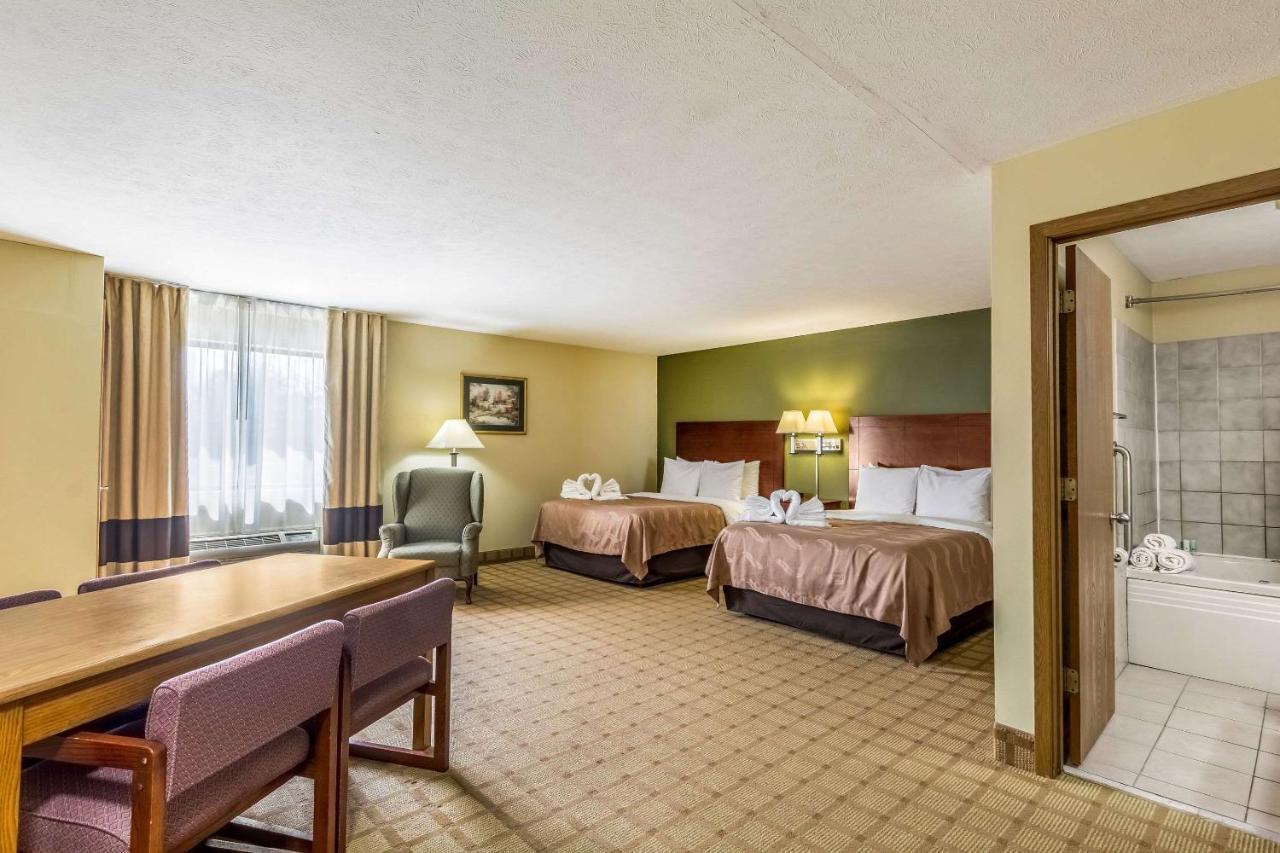 Quality Inn I-74 Batesville Exterior photo