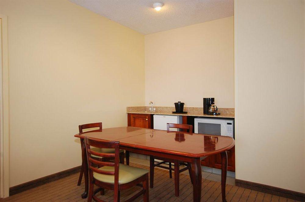 Quality Inn I-74 Batesville Exterior photo
